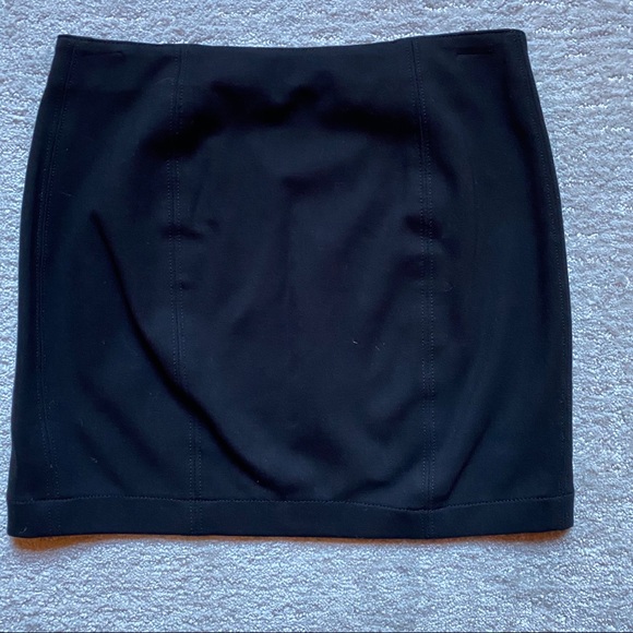 Guess Leather Mini Skirt - Picture 3 of 4